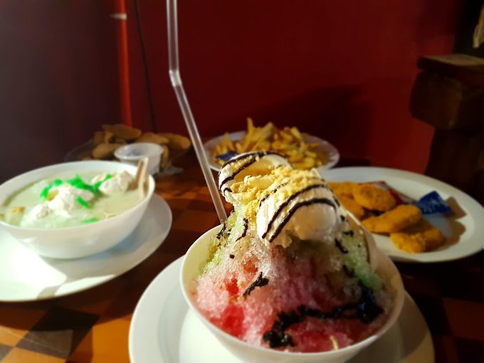 روك كافيه من كافيهات المدينة ممشى الهجرة.