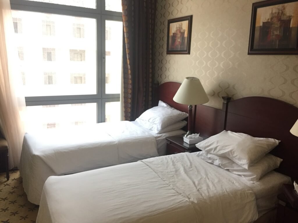 فندق ليدر المنى كريم بالمدينة