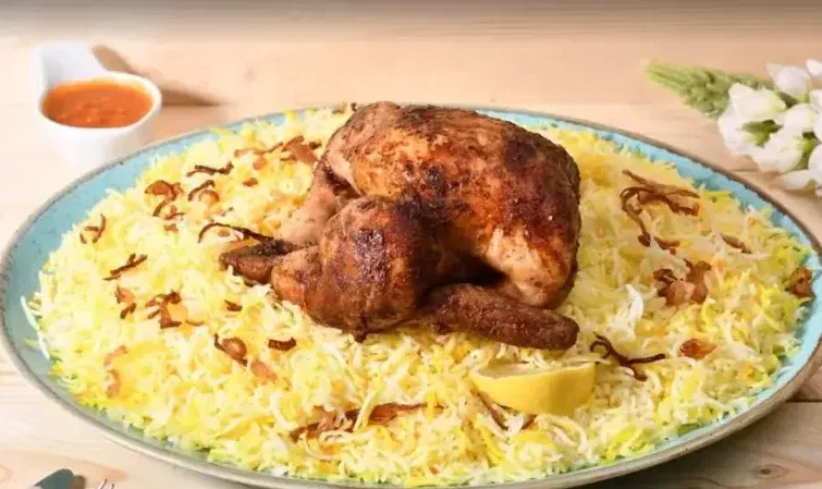 الوردة البخاري المدينة المنورة من مطاعم مطار المدينة المنورة.