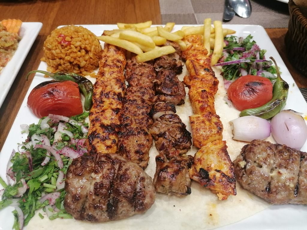 مشاوي اللبناني الفرع الرئيسي المدينة المنورة من أفضل مطاعم في المدينة المنورة مشويات.