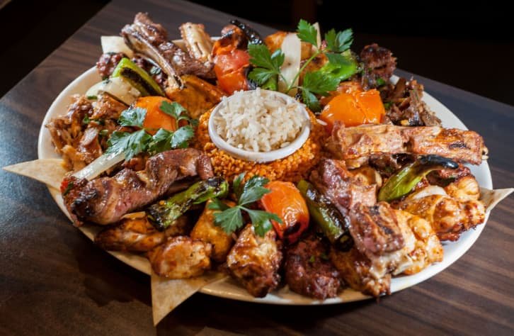 مطعم الركن الشامي المدينة المنورة من أفضل مطعم مشاوي بالمدينة المنورة.