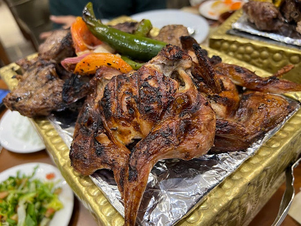 مطعم حسني المدينة المنورة من أفضل مطاعم في المدينة عوائل.