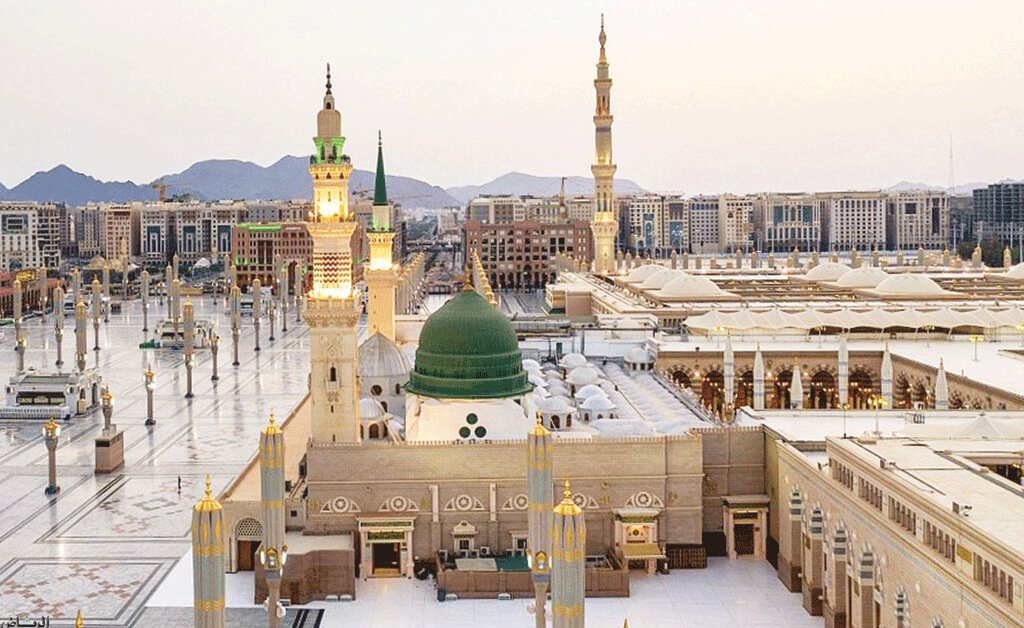 المسجد النبوي المنورة أحد أماكن سياحية بالمدينة المنورة 