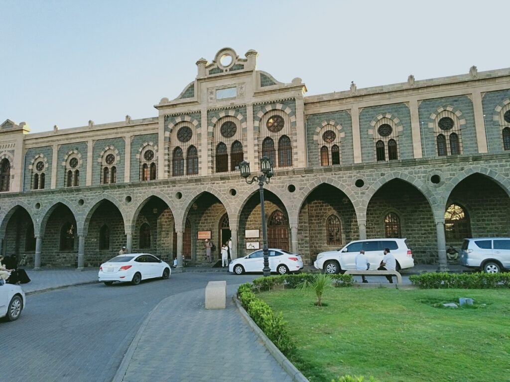 متحف سكة الحجاز أحد أماكن سياحية بالمدينة المنورة 