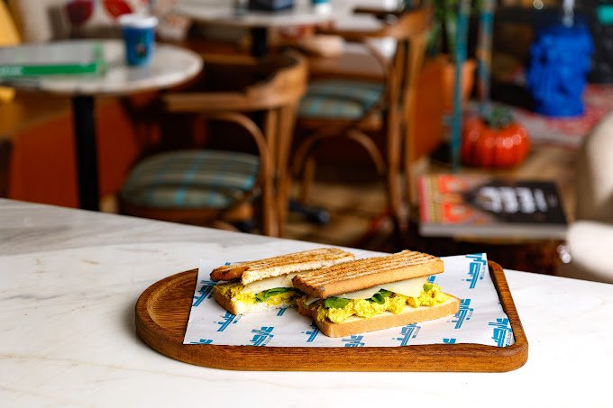 كوفي ع الرصيف المدينة المنورة 