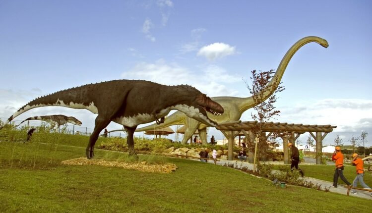 حديقه الديناصورات بالمدينة المنورة
