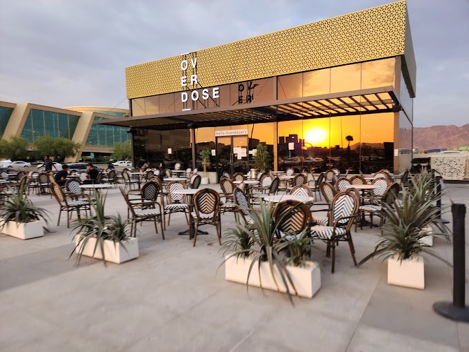 دوز كافية من أفضل كوفي بالمدينة عوائل.